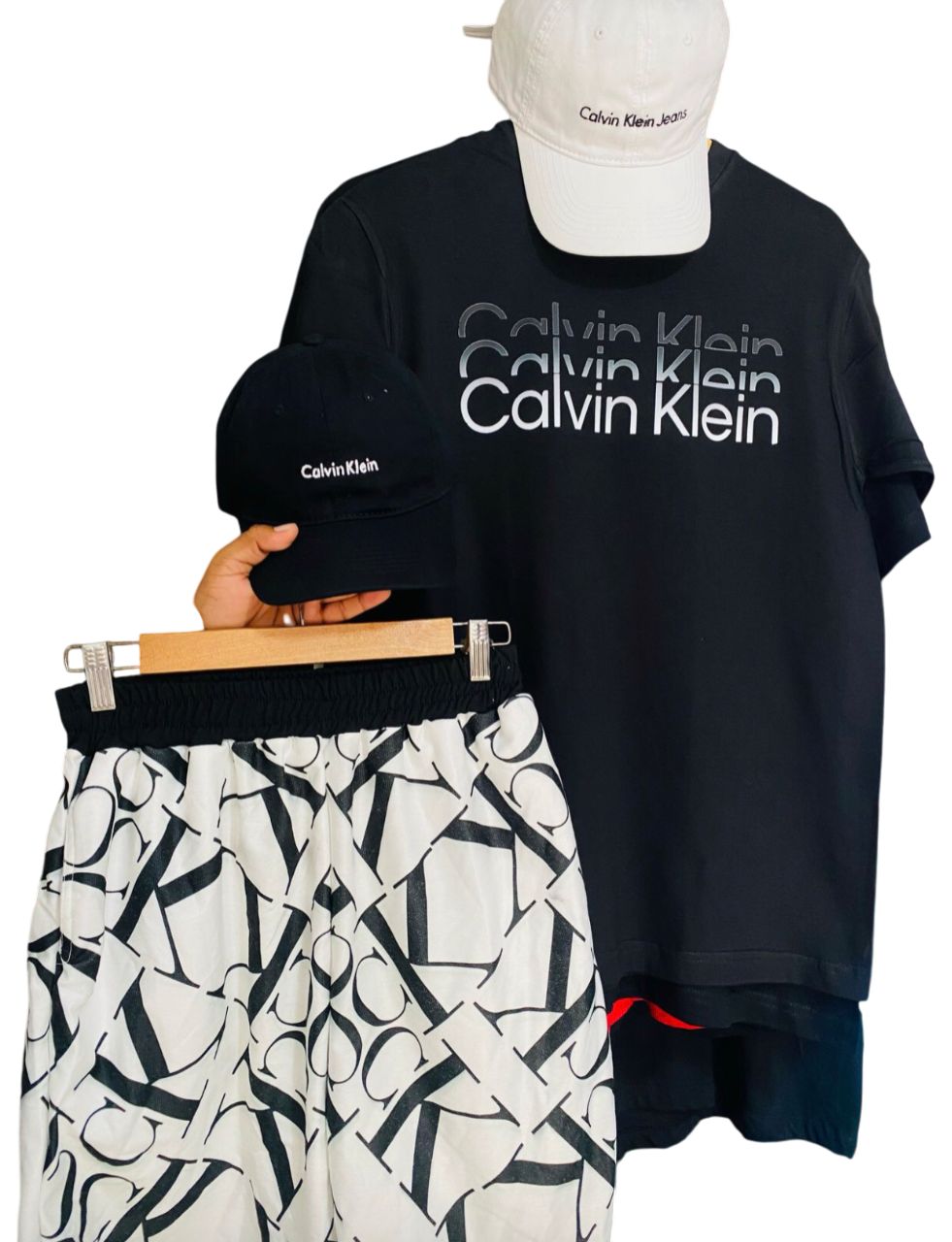 CONJUNTO CALVIN KLEIN - GORRA-SUETER-PANTALONETA