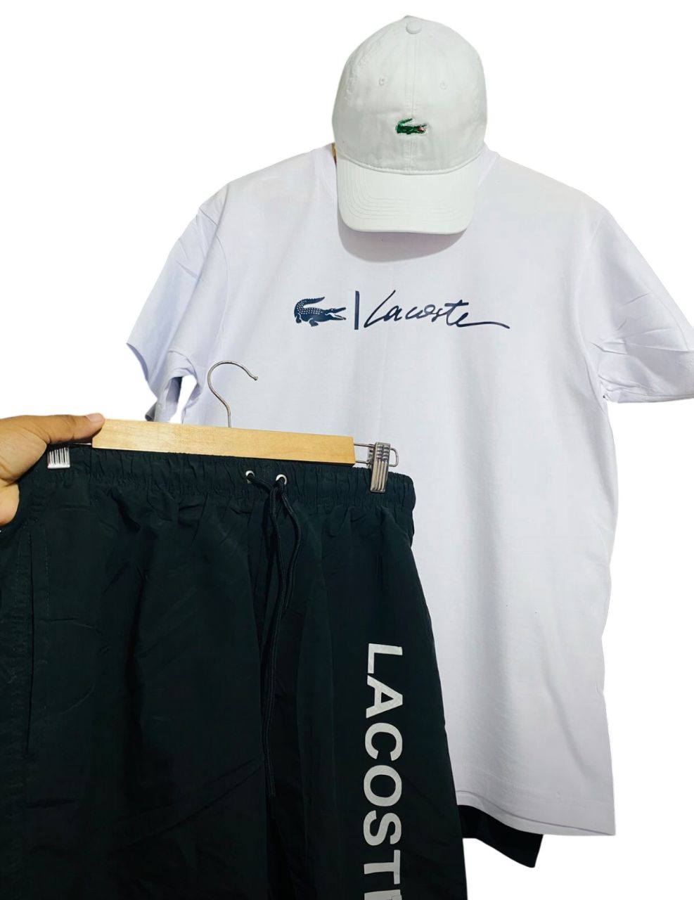CONJUNTO LACOSTE 🐊- GORRA-SUETER-PANTALONETA
